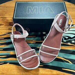 Mia Round Toed Sandel with Clear Toe Strap Women's Size 9.0M New Never Worn